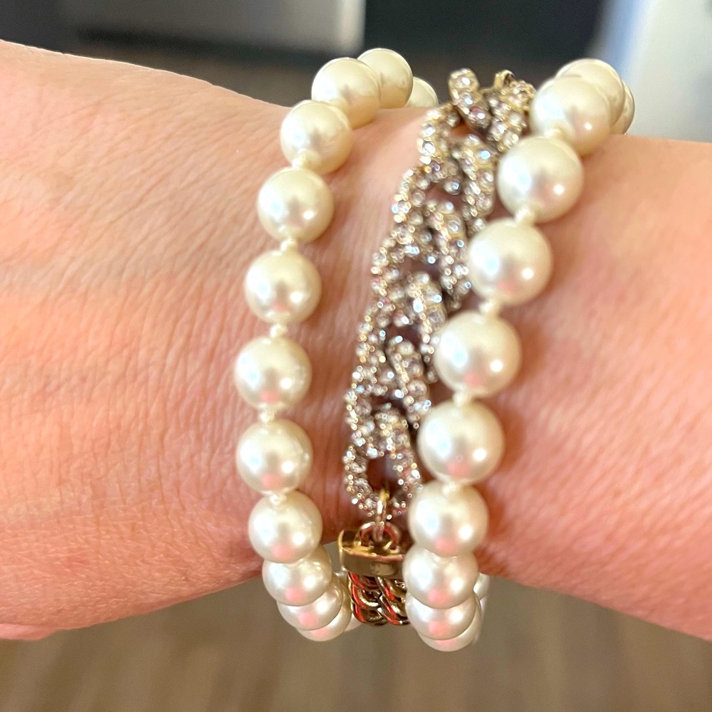 Givenchy gold bracelet with pearls new with Tag